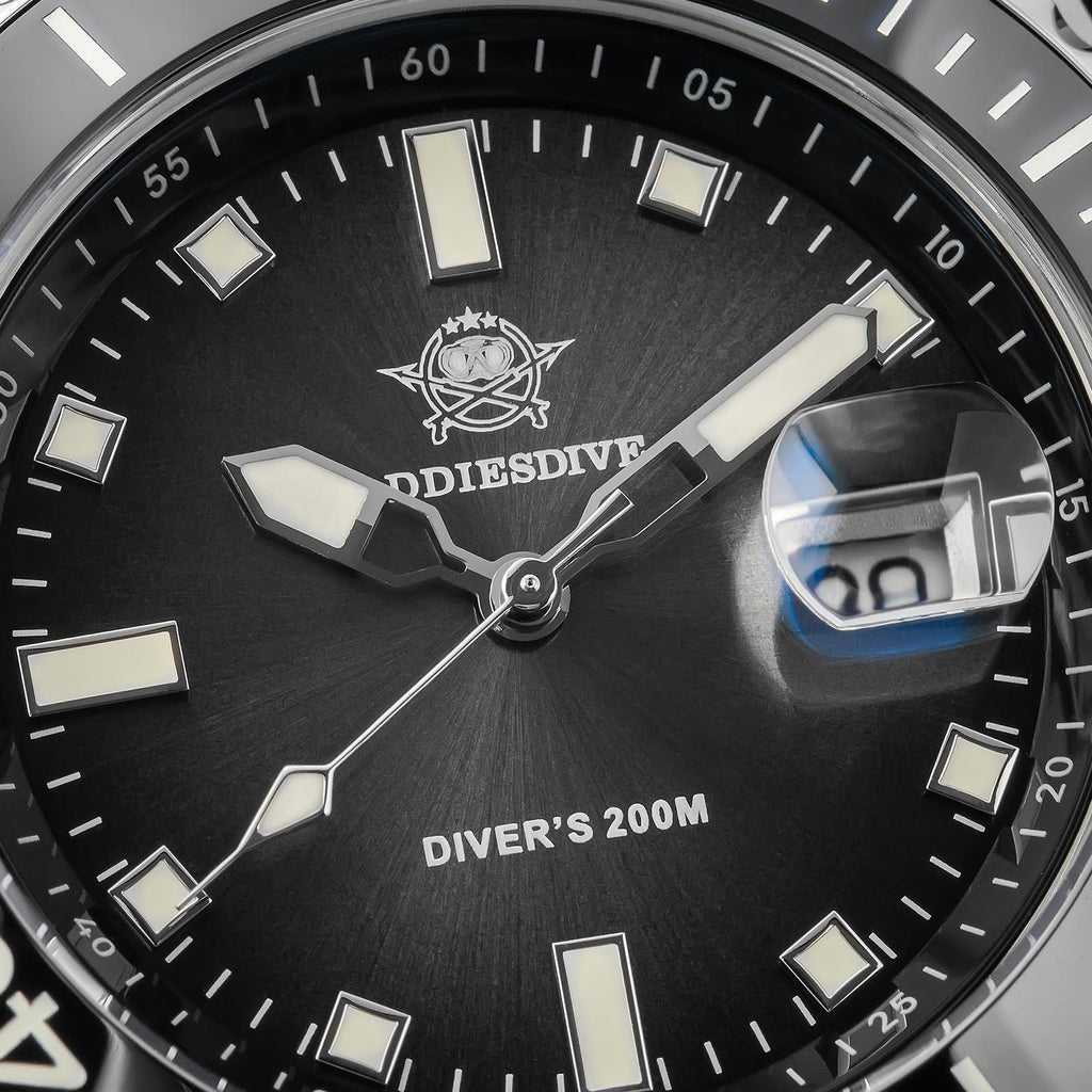 41 MM Mens Dive Watch Quartz Movement 200 M Waterproof Luminous Analog Gradient Dial Z925